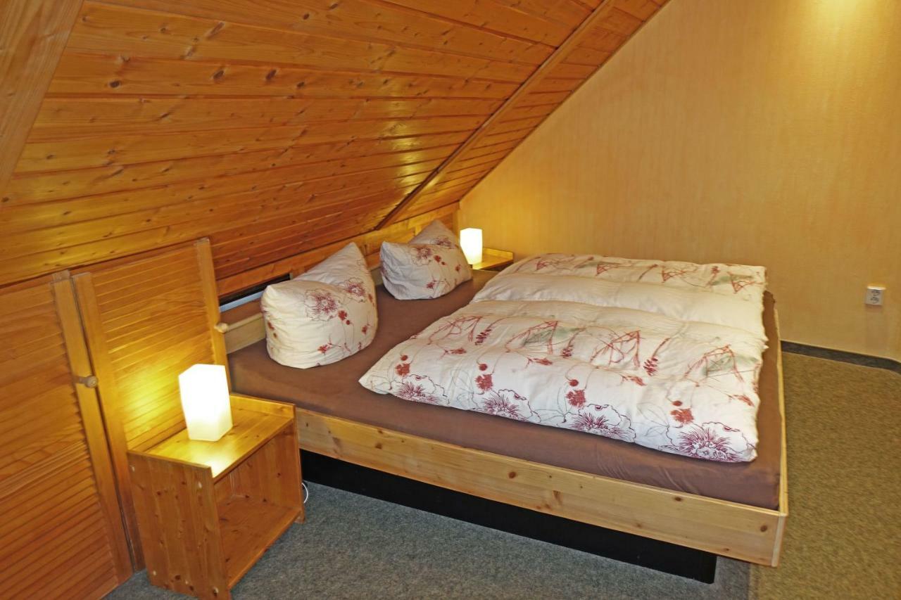 Ferienwohnung Mit Wasserbett Fw3 Saalfeld Saale ภายนอก รูปภาพ